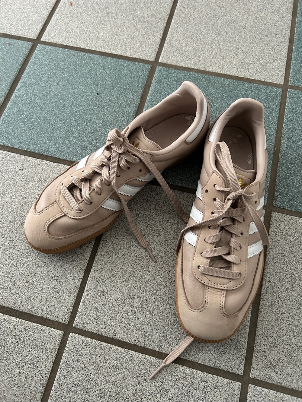 Sambas adidas Beige/Tan Retro Low-Top Sneakers with White Stripes